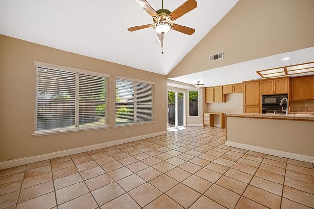 200 Luna Cir, Folsom, CA 95630