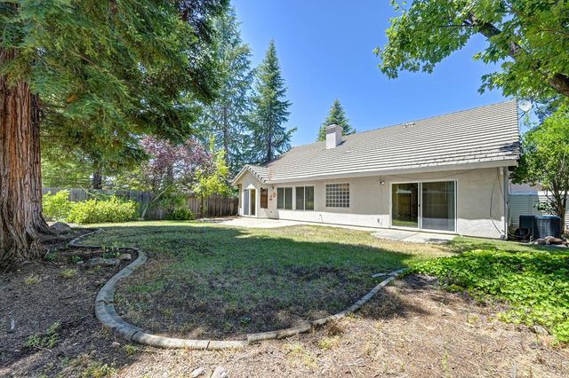 200 Luna Cir, Folsom, CA 95630