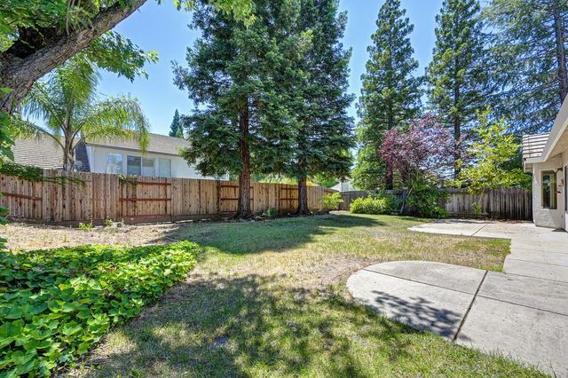 200 Luna Cir, Folsom, CA 95630