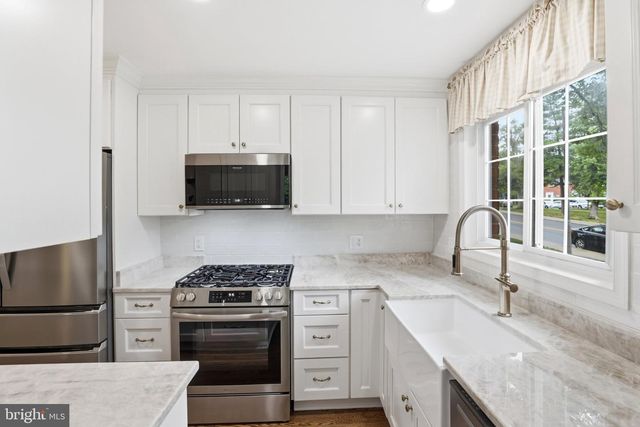3128 MARTHA CUSTIS DR, Alexandria, VA 22302