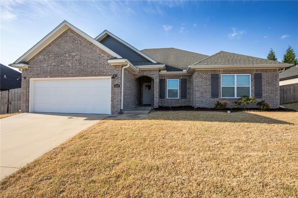 1421 Colonel McNeil Drive, Prairie Grove, AR 72753