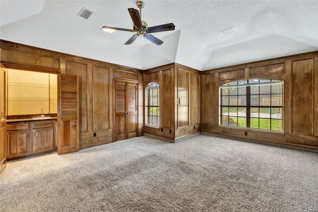 2528 Stonegate Drive N, Bedford, TX 76021