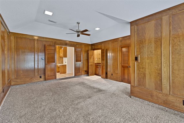 2528 Stonegate Drive N, Bedford, TX 76021