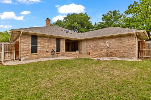 2528 Stonegate Drive N, Bedford, TX 76021