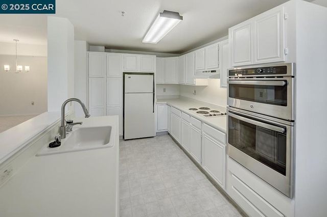 1840 Tice Creek Dr 2323, Walnut Creek, CA 94595