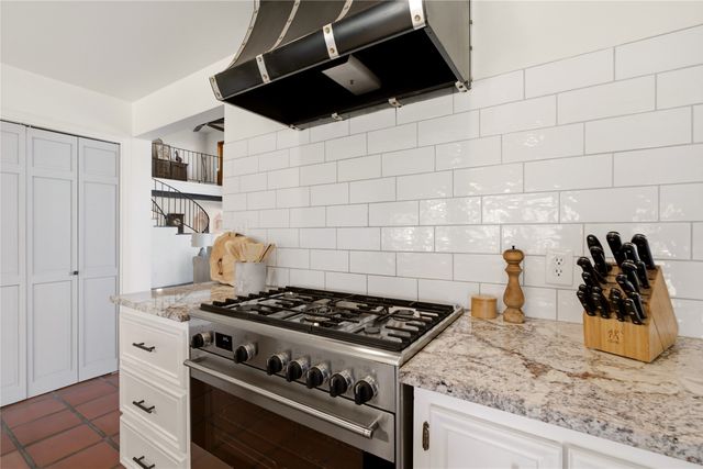 16 Toro, Santa Fe, NM 87508
