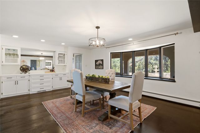 16 Toro, Santa Fe, NM 87508