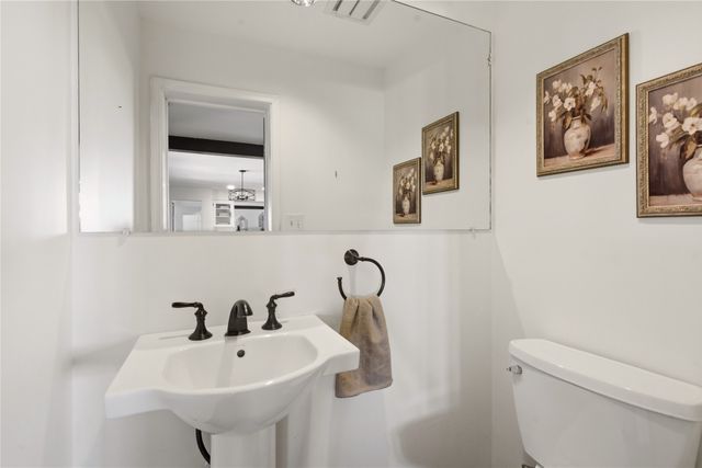 16 Toro, Santa Fe, NM 87508