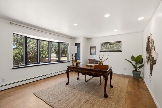 16 Toro, Santa Fe, NM 87508