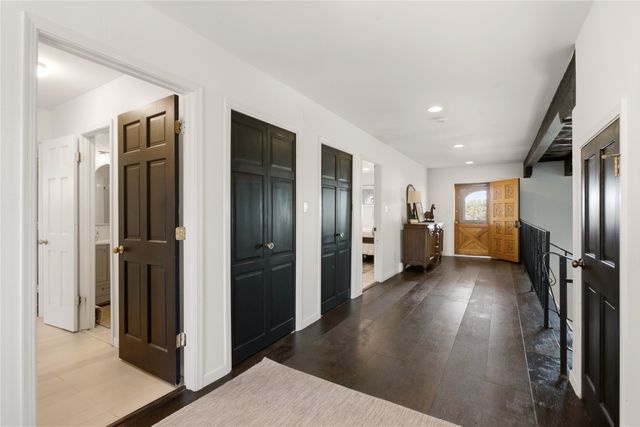 16 Toro, Santa Fe, NM 87508