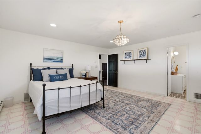 16 Toro, Santa Fe, NM 87508