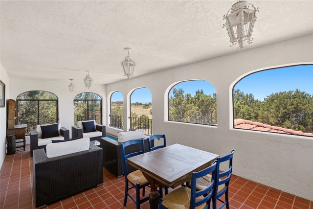 16 Toro, Santa Fe, NM 87508