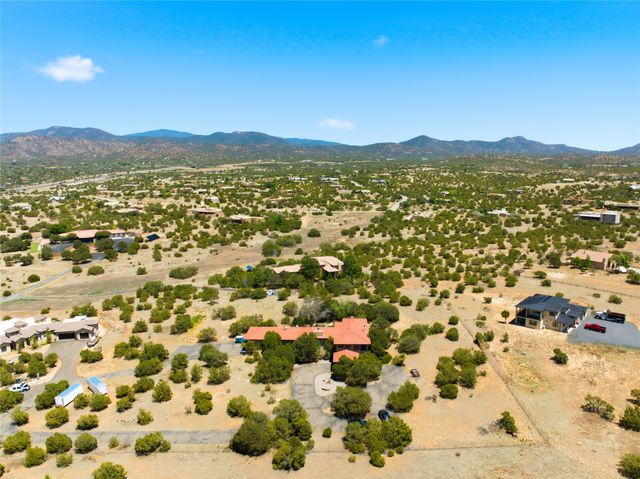 16 Toro, Santa Fe, NM 87508