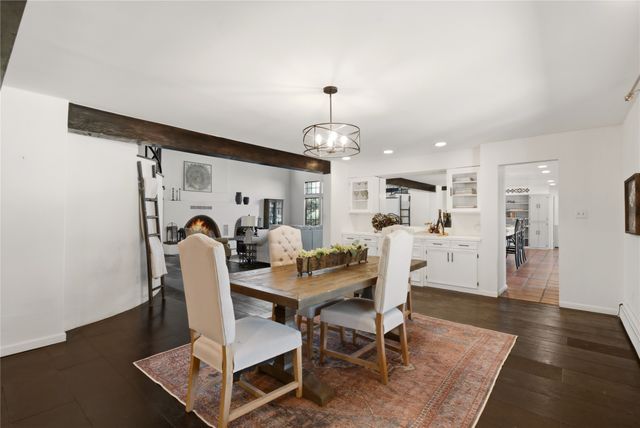 16 Toro, Santa Fe, NM 87508