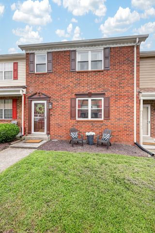 430 Walton Ferry Rd Apt 802, Hendersonville, TN 37075