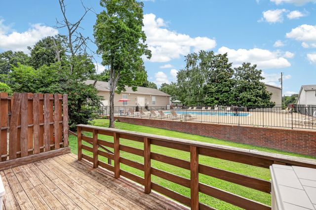 430 Walton Ferry Rd Apt 802, Hendersonville, TN 37075