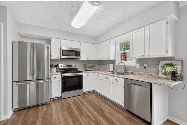 430 Walton Ferry Rd Apt 802, Hendersonville, TN 37075