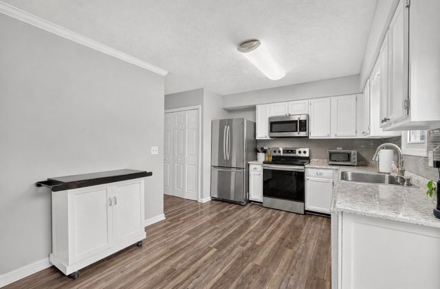 430 Walton Ferry Rd Apt 802, Hendersonville, TN 37075