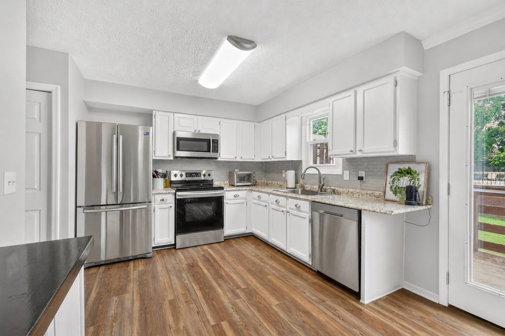 430 Walton Ferry Rd Apt 802, Hendersonville, TN 37075