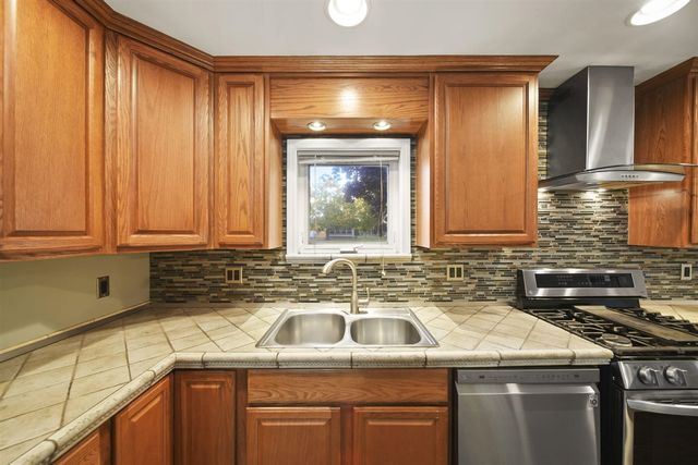 11004 Wamplers Lake Road, Brooklyn, MI 49230