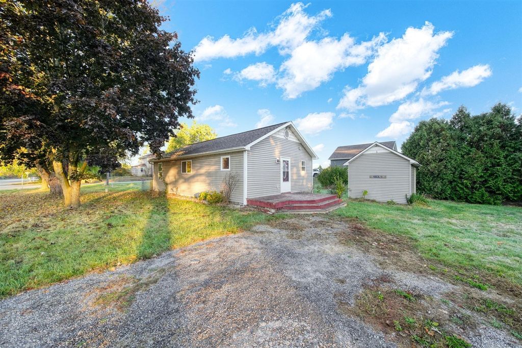 11004 Wamplers Lake Road, Brooklyn, MI 49230