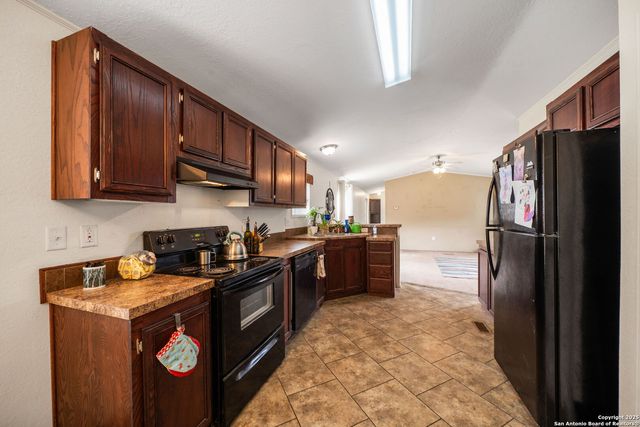 440 Brushy Creek Trail, Bandera, TX 78003