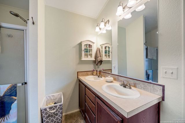 440 Brushy Creek Trail, Bandera, TX 78003