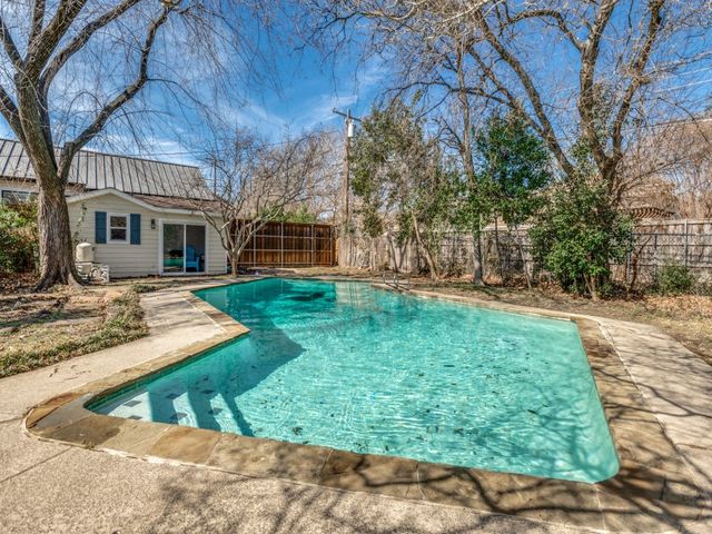 4223 Willow Grove Road, Dallas, TX 75220