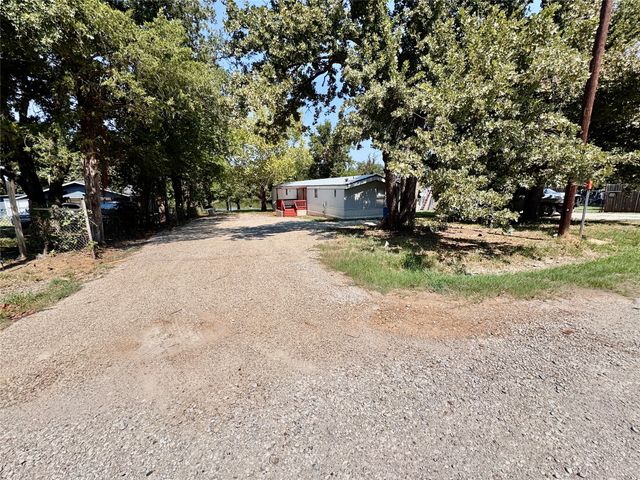 207 Wilson Road, Valley View, TX 76272