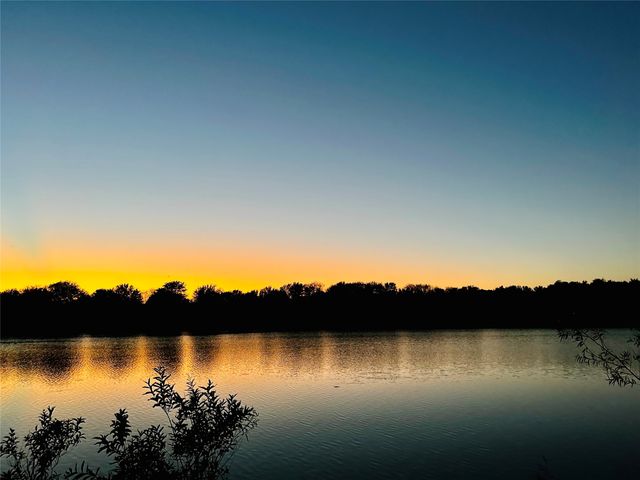 207 Wilson Road, Valley View, TX 76272