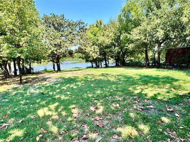 207 Wilson Road, Valley View, TX 76272