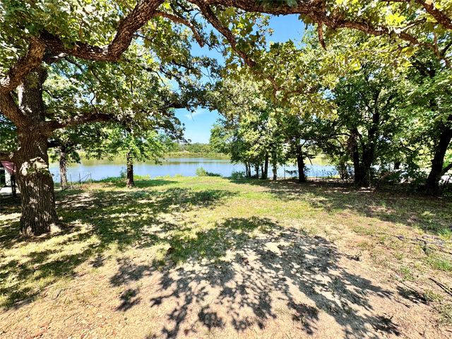 207 Wilson Road, Valley View, TX 76272