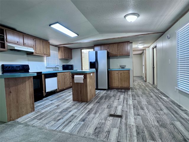 207 Wilson Road, Valley View, TX 76272