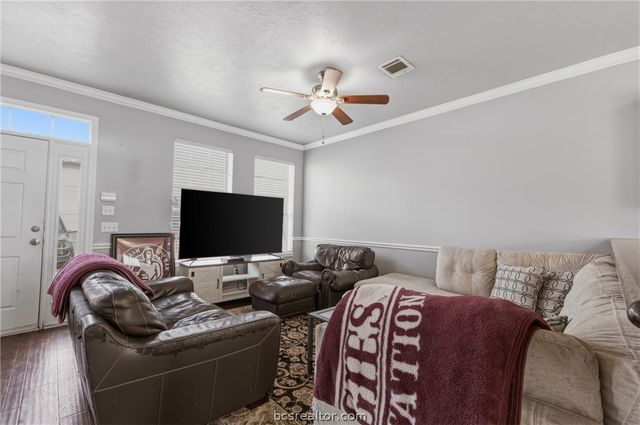 250 Forest Drive, College Station, TX 77840