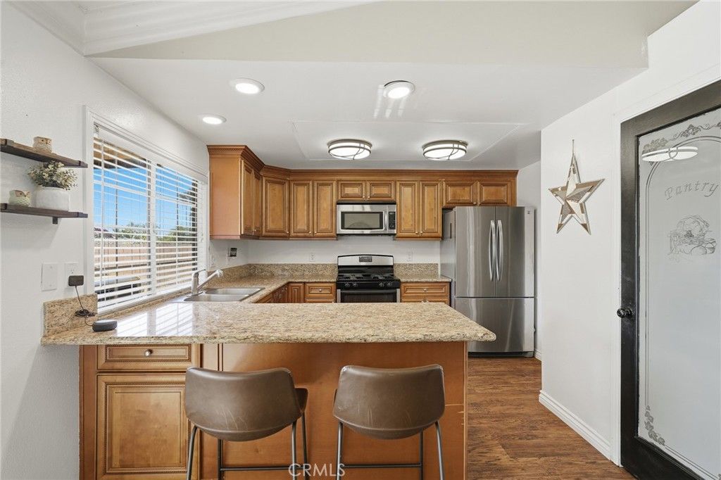 Image 17 of property listing at 2533 N Glenwood, Rialto, CA 92377