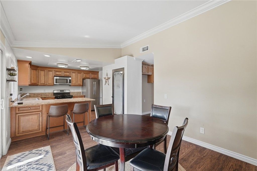 Image 23 of property listing at 2533 N Glenwood, Rialto, CA 92377