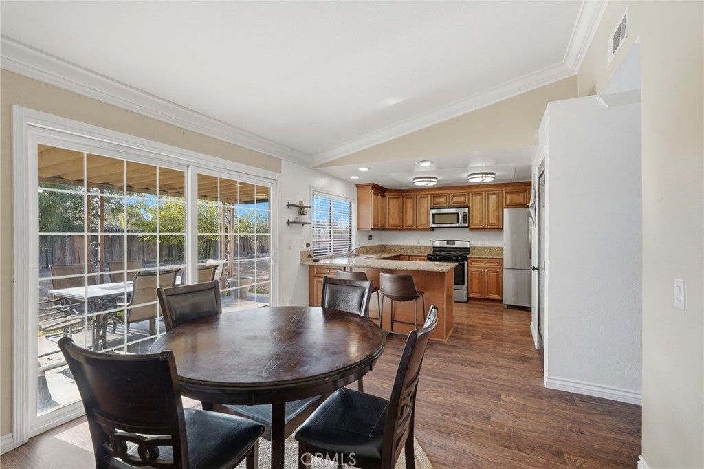 Image 24 of property listing at 2533 N Glenwood, Rialto, CA 92377