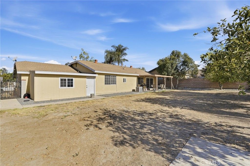 Image 42 of property listing at 2533 N Glenwood, Rialto, CA 92377