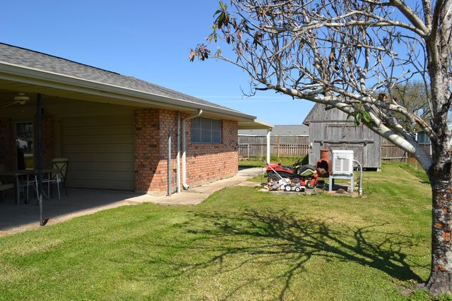 163 Comeaux Dr, Lockport, LA 70374