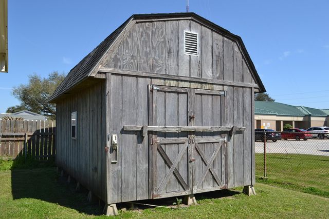 163 Comeaux Dr, Lockport, LA 70374