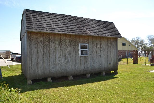 163 Comeaux Dr, Lockport, LA 70374