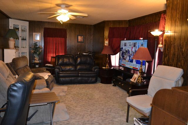 163 Comeaux Dr, Lockport, LA 70374