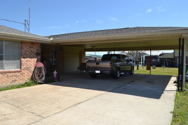 163 Comeaux Dr, Lockport, LA 70374