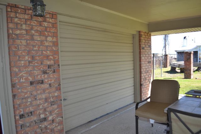 163 Comeaux Dr, Lockport, LA 70374