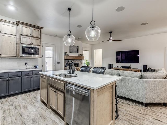 2833 Dalewood Place, Norman, OK 73071