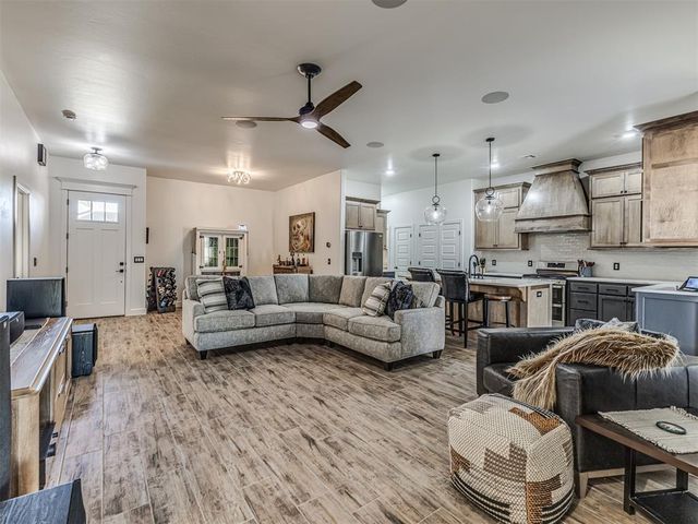 2833 Dalewood Place, Norman, OK 73071