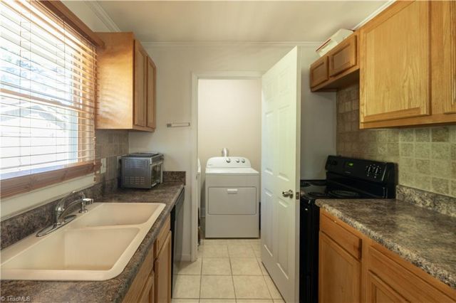 3006 Saxon Place, Greensboro, NC 27406