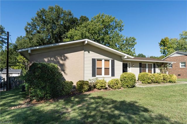 3006 Saxon Place, Greensboro, NC 27406