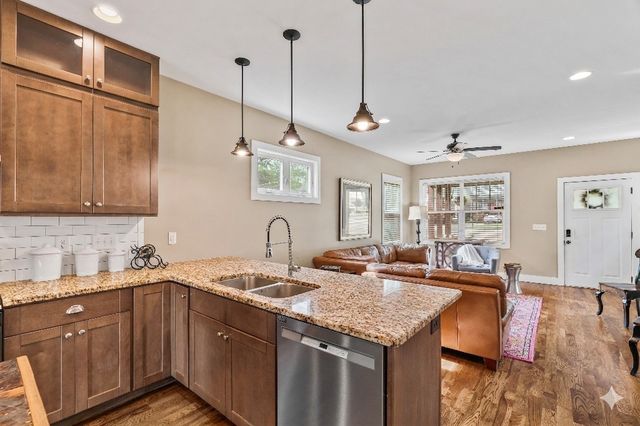 916A Thomas Ave, Nashville, TN 37216