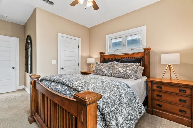 916A Thomas Ave, Nashville, TN 37216
